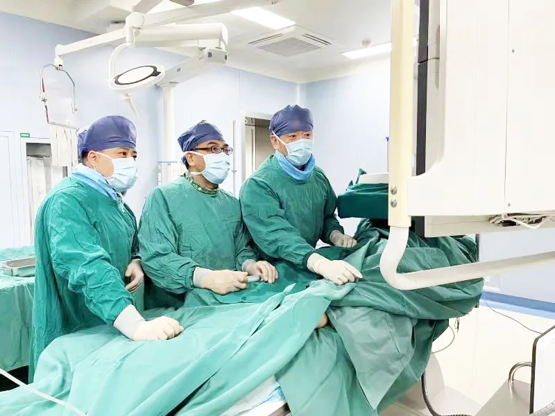 胸悶、腹脹、乏力……患者突發(fā)布加綜合征 介入治療把命救