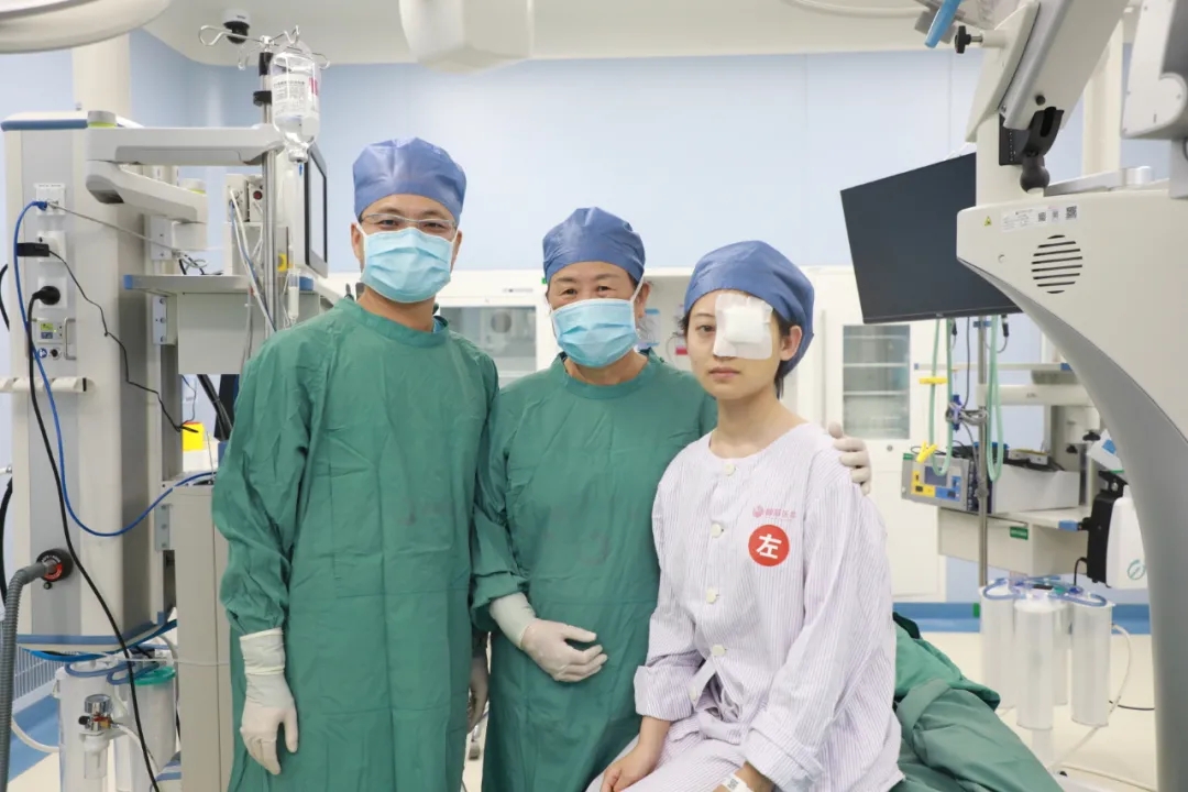 暑期摘鏡潮！18歲女孩開啟“無鏡”人生