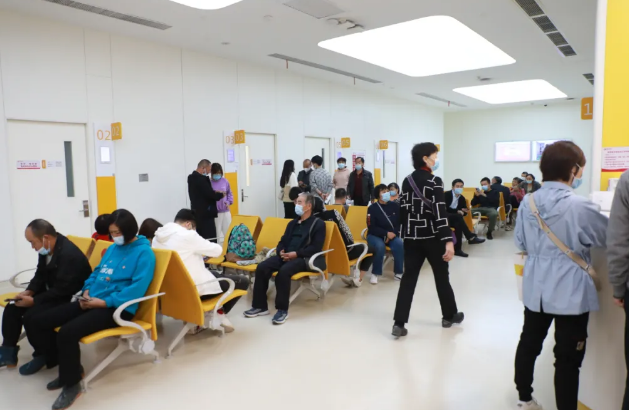 專家提醒：暴飲暴食容易誘發(fā)急性胰腺炎等疾??！