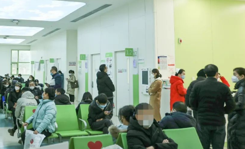 節(jié)后首個(gè)工作日|不停歇，他們?nèi)κ刈o(hù)患者健康！
