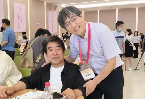 “醫(yī)”往情深15載！一位基層“輪椅”醫(yī)生和醫(yī)學(xué)大咖的故事