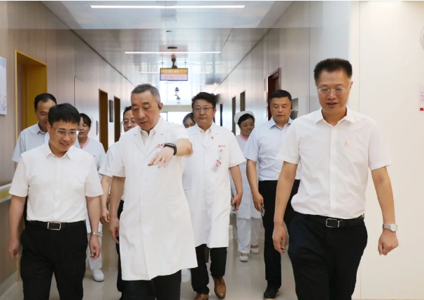 醫(yī)師節(jié)快樂！西北大學校長孫慶偉一行來院慰問