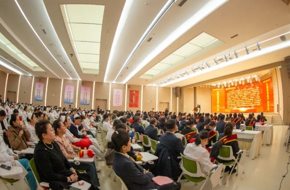 接續(xù)奮斗啟新篇！這場總結(jié)表彰大會奮進(jìn)感滿滿